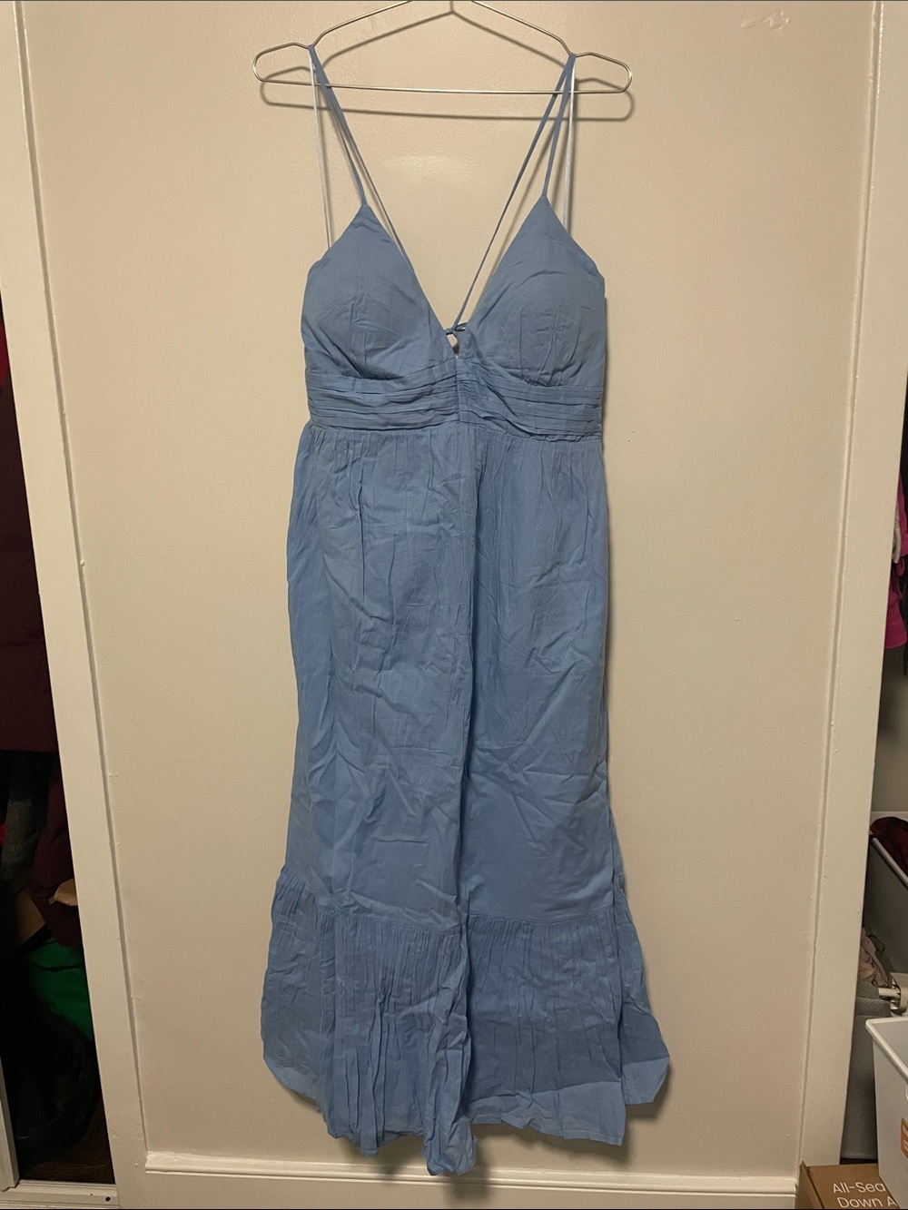 Abercrombie & Fitch Bra-Free Flowy Tie-Back Maxi Dress - Picture 5 of 5